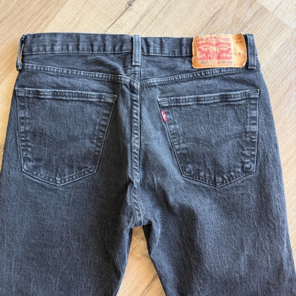 Levis 501 Original Fit Black Jeans Mens 35x34 Straight Leg Button Fly Denim